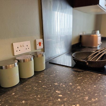 Group Bookings: Up To 30 Guests Across 5 Spacious Flats! Keyless Access Free Wifi & Parking Birmingham Esterno foto