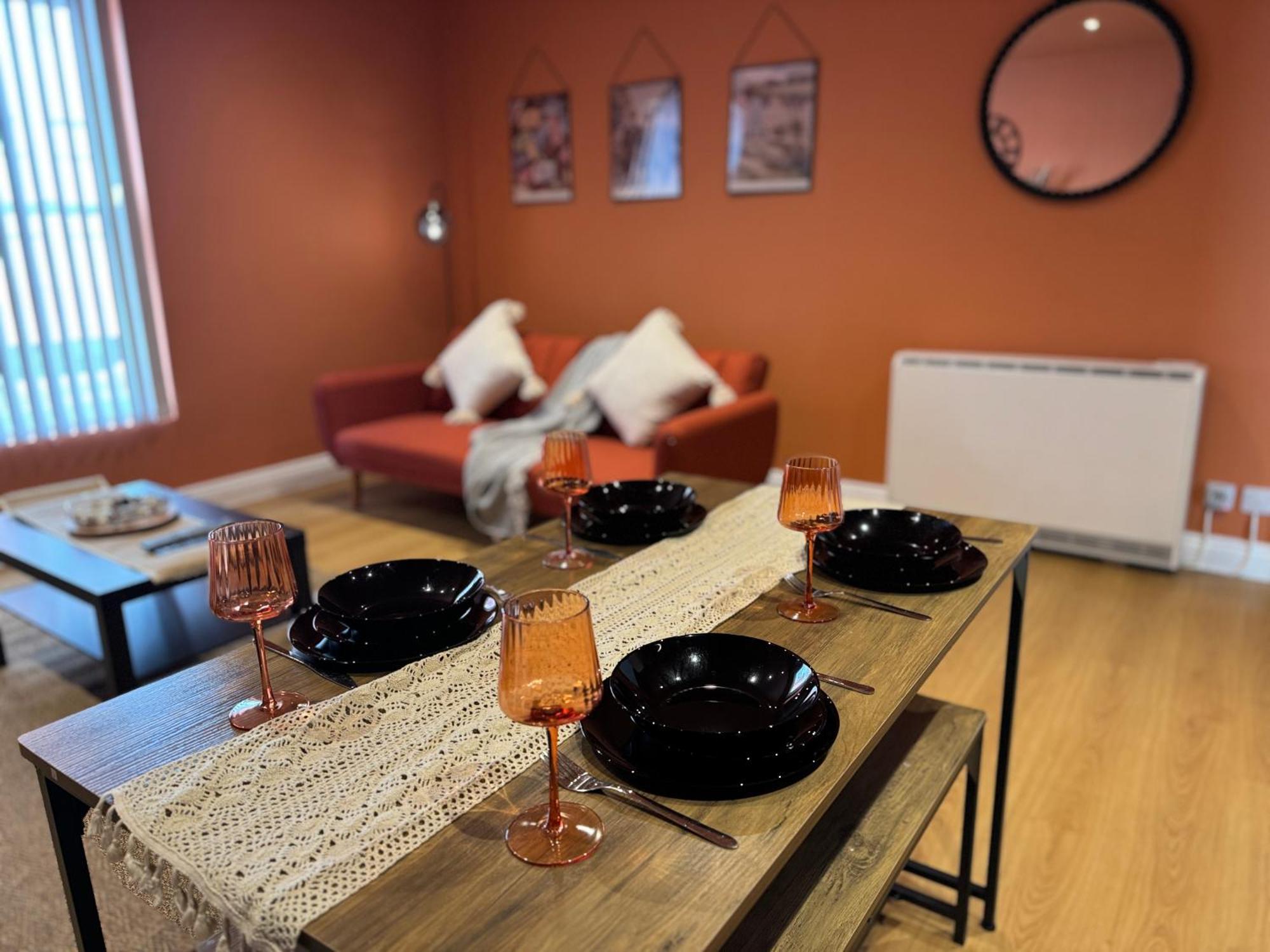 Group Bookings: Up To 30 Guests Across 5 Spacious Flats! Keyless Access Free Wifi & Parking Birmingham Esterno foto