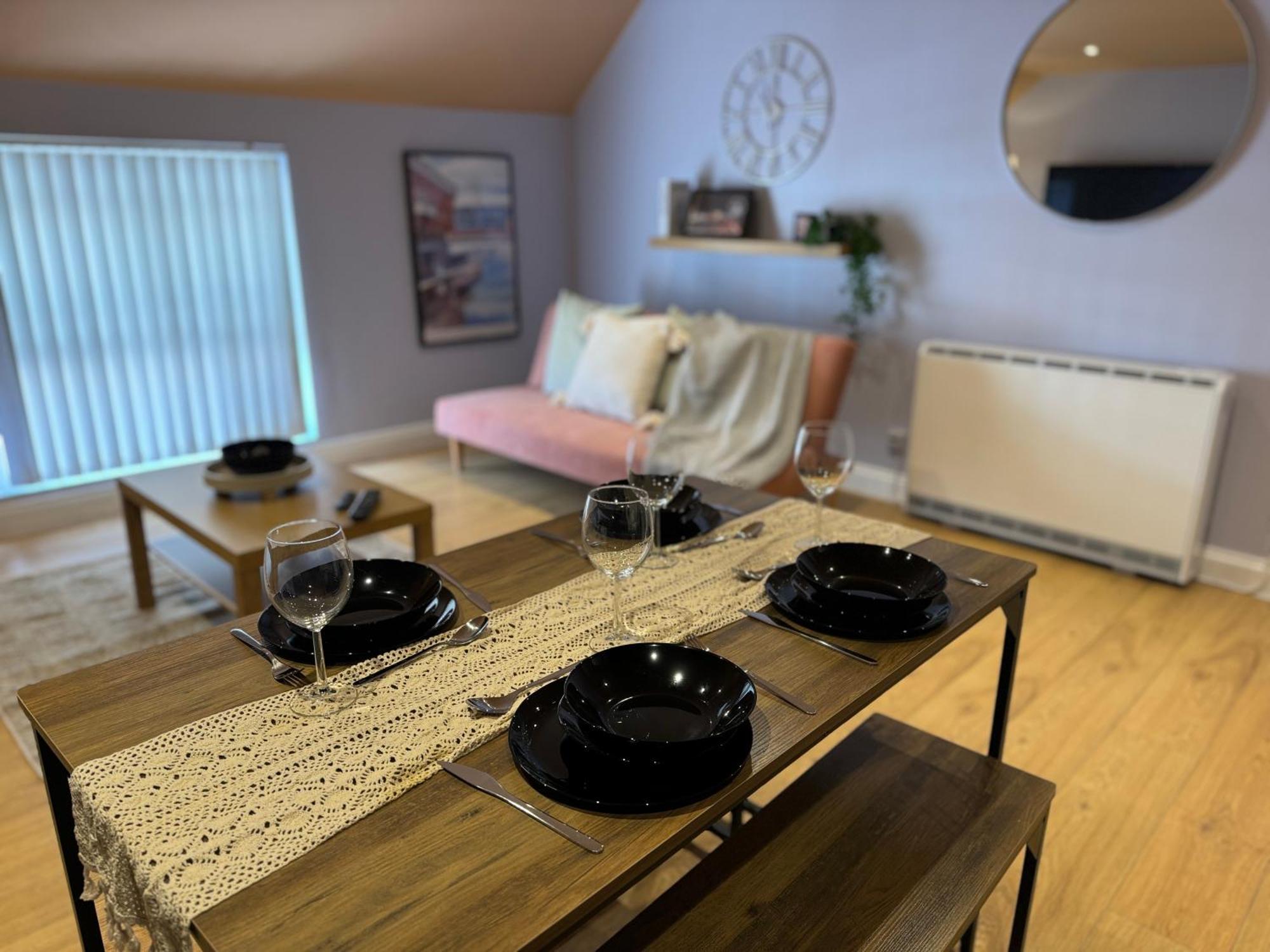 Group Bookings: Up To 30 Guests Across 5 Spacious Flats! Keyless Access Free Wifi & Parking Birmingham Esterno foto