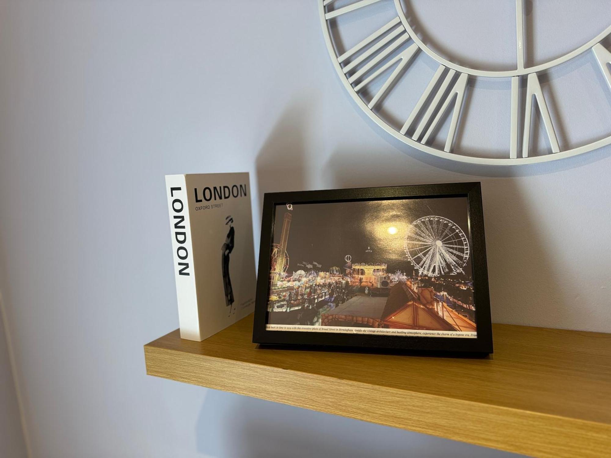 Group Bookings: Up To 30 Guests Across 5 Spacious Flats! Keyless Access Free Wifi & Parking Birmingham Esterno foto