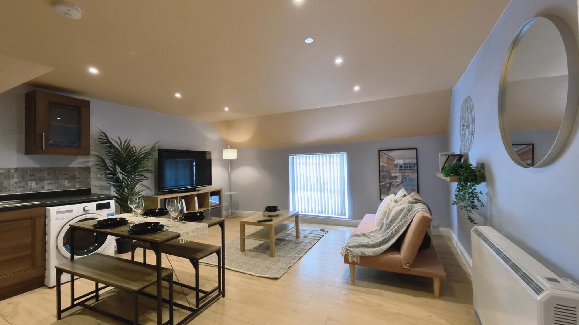Group Bookings: Up To 30 Guests Across 5 Spacious Flats! Keyless Access Free Wifi & Parking Birmingham Esterno foto