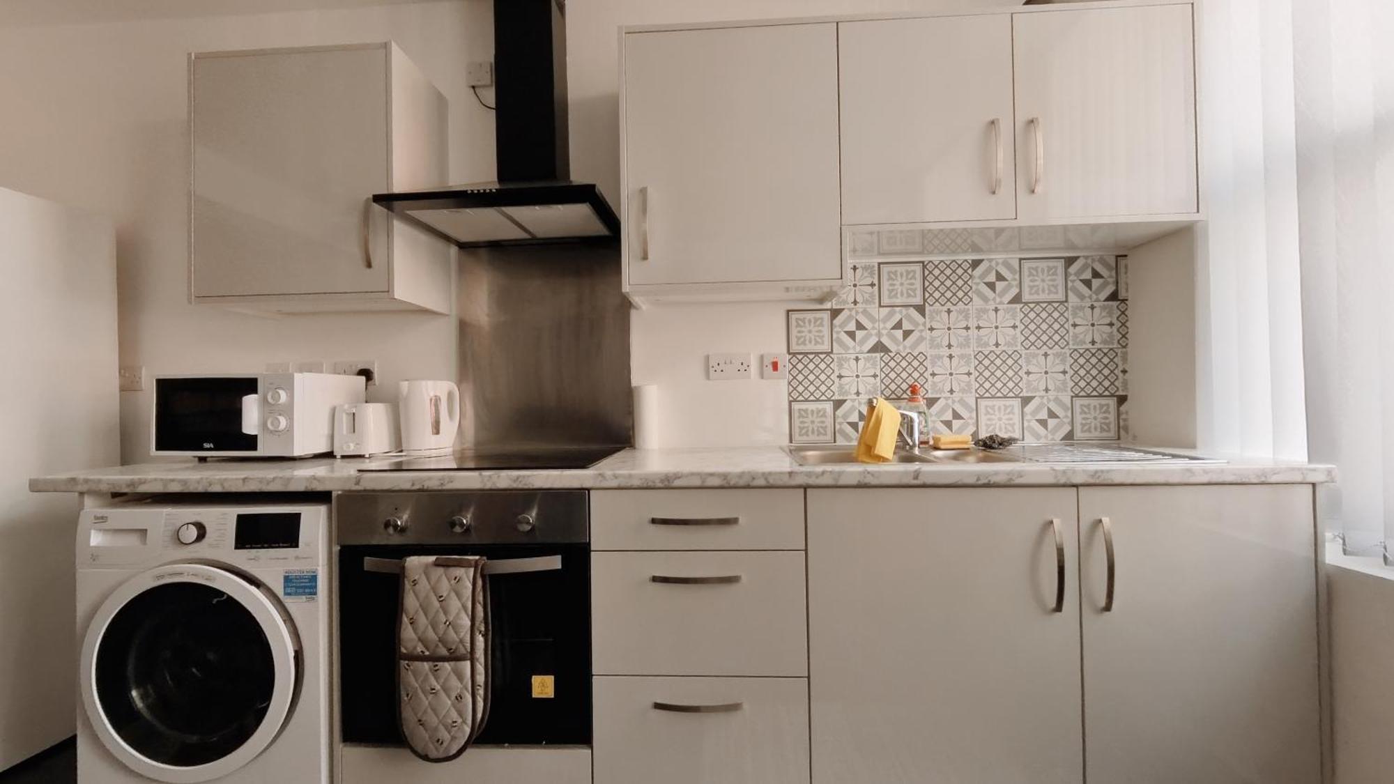 Group Bookings: Up To 30 Guests Across 5 Spacious Flats! Keyless Access Free Wifi & Parking Birmingham Esterno foto