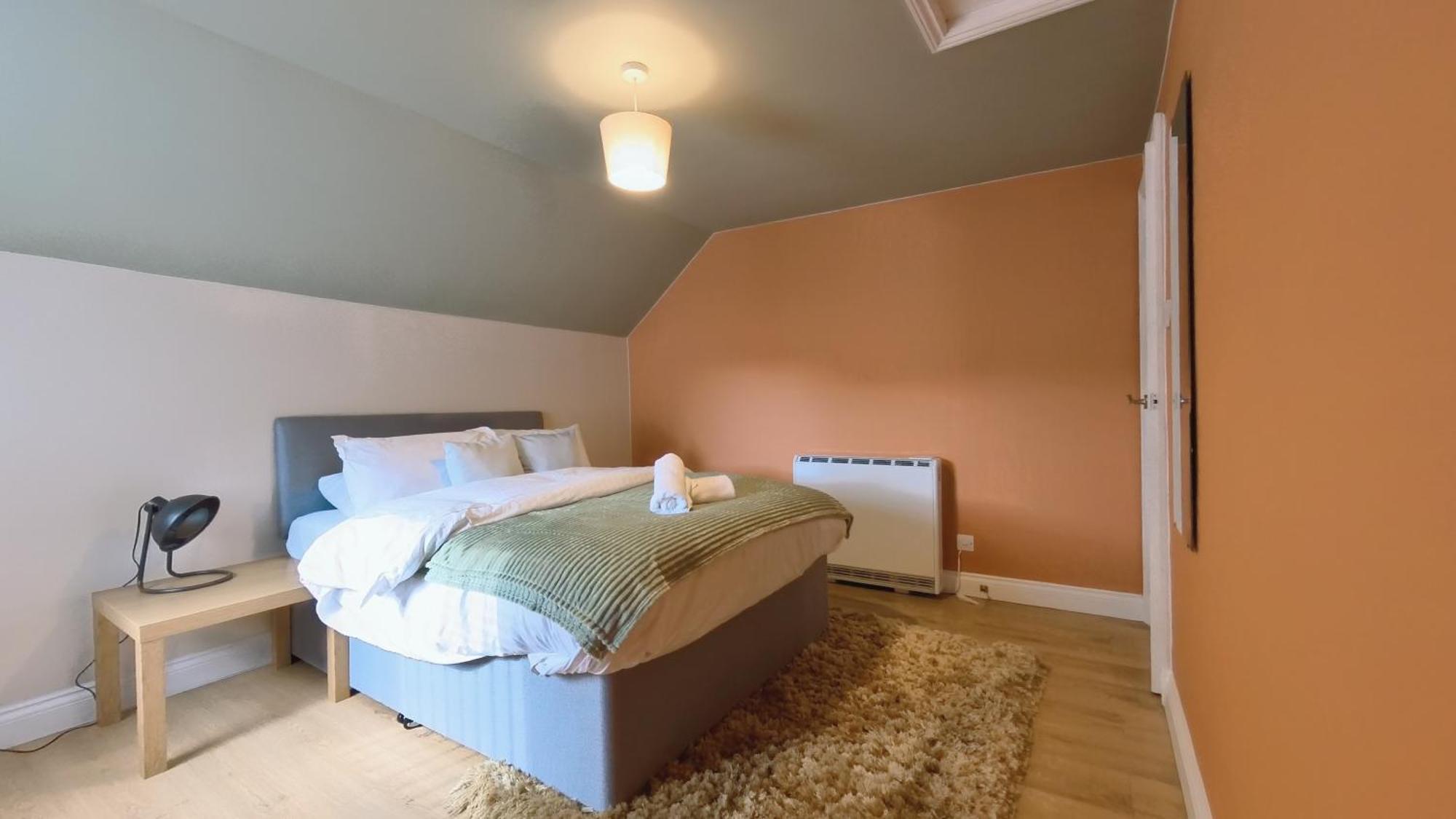 Group Bookings: Up To 30 Guests Across 5 Spacious Flats! Keyless Access Free Wifi & Parking Birmingham Esterno foto