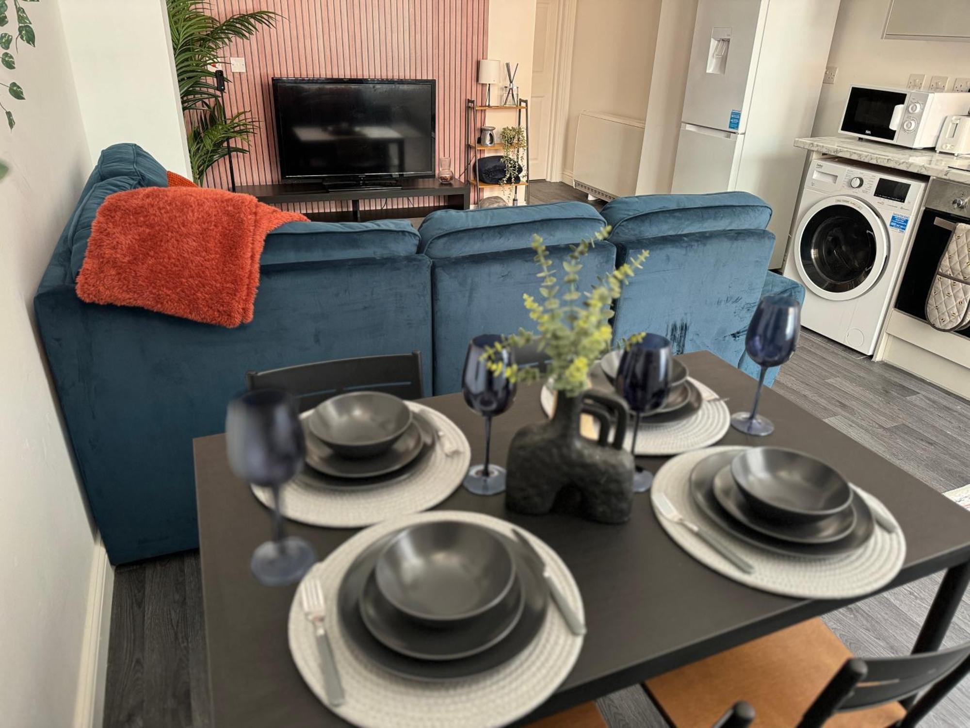 Group Bookings: Up To 30 Guests Across 5 Spacious Flats! Keyless Access Free Wifi & Parking Birmingham Esterno foto