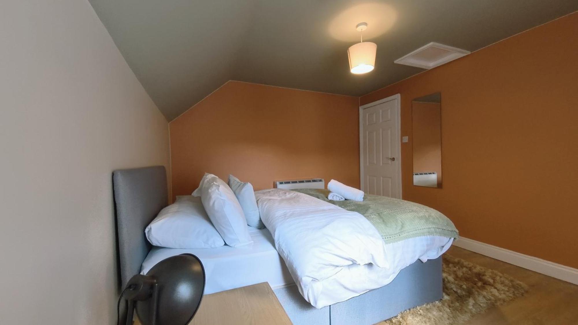 Group Bookings: Up To 30 Guests Across 5 Spacious Flats! Keyless Access Free Wifi & Parking Birmingham Esterno foto