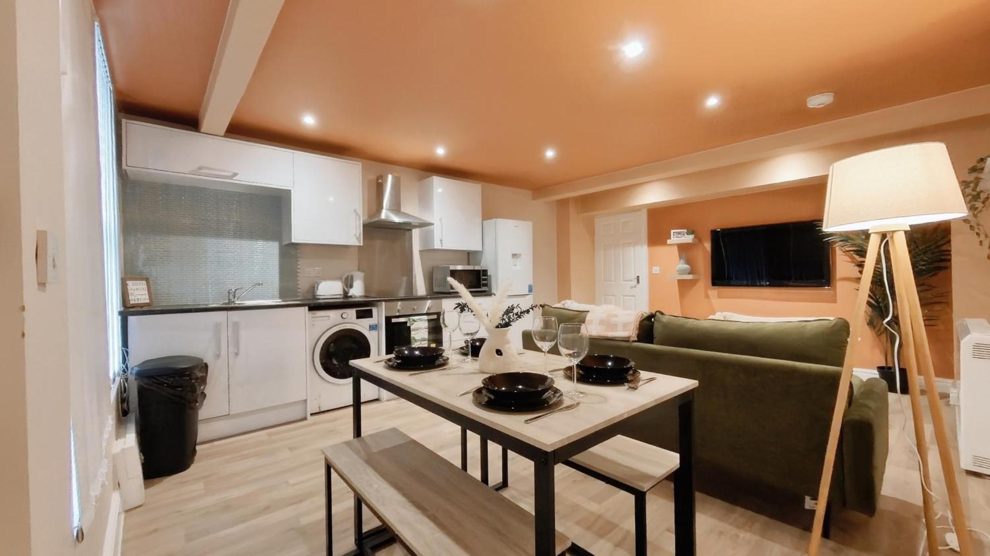 Group Bookings: Up To 30 Guests Across 5 Spacious Flats! Keyless Access Free Wifi & Parking Birmingham Esterno foto