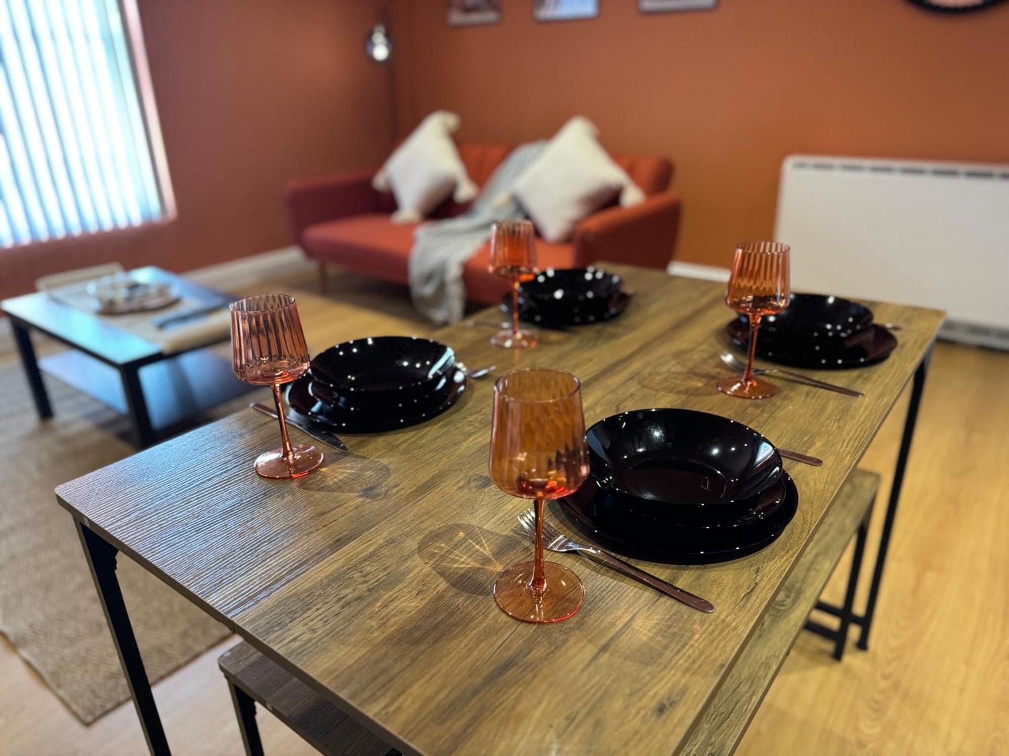 Group Bookings: Up To 30 Guests Across 5 Spacious Flats! Keyless Access Free Wifi & Parking Birmingham Esterno foto